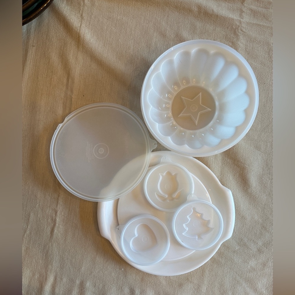 Vintage Tupperware Plastic Mold Set